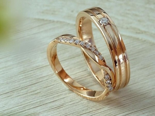 Nằm mơ nhặt được nhẫn cưới lạ tại nhà
